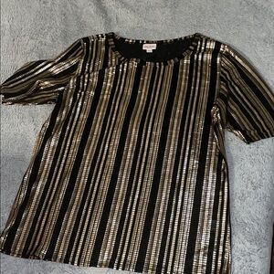 Chic Black and Gold Striped Women's Tee LulaRoe